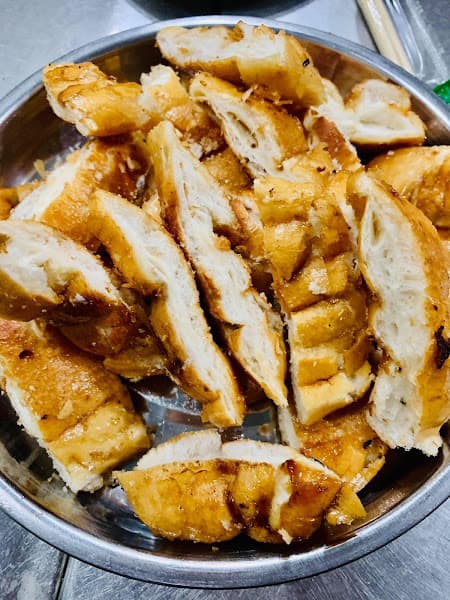 Bánh mì nướng Bà Huệ