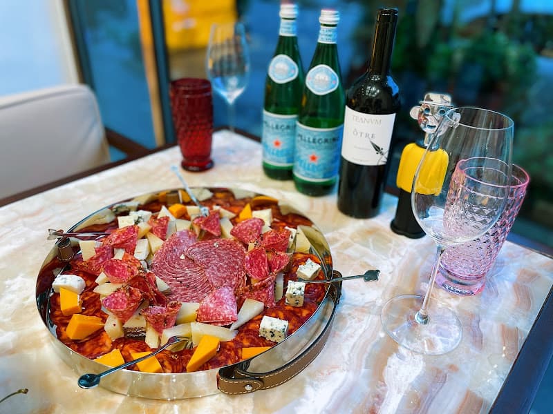 Hình ảnh Le Faubourg, Bistro & Café - 4
