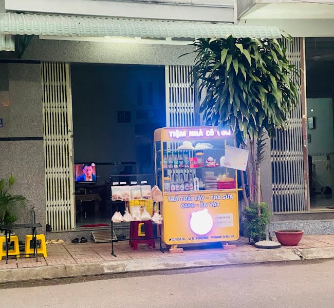 Tiệm Ăn Vặt Cô Vơn