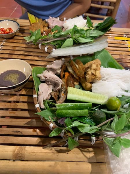 Ảnh bìa Mr.Bee Bún đậu mắm tôm