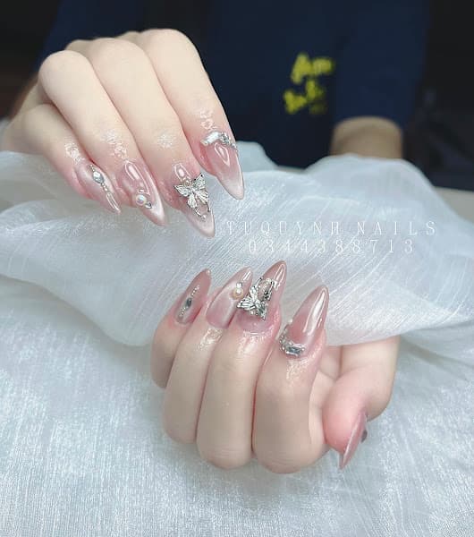 Hình ảnh Tú Quỳnh Nails, Nối + Uốn Mi (Eyelash Extensions, Curling), Gội đầu Massage Cổ-Vai-Gáy, Chà gót chân - 3