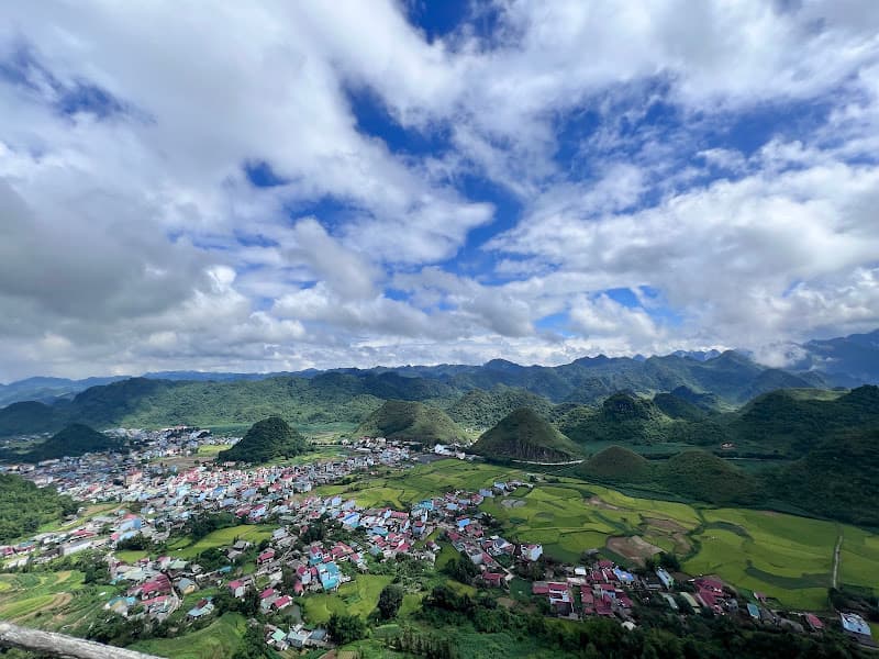 Điểm ngắm cảnh Quản Bạ