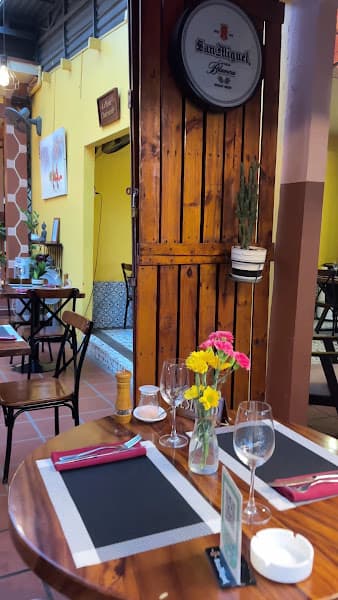 Hình ảnh Le petit bistro hoi an restaurant - 5