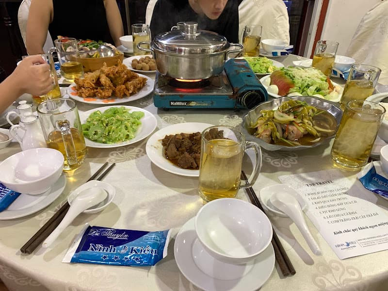 Hình ảnh Du Thuyền Bến Ninh Kiều - 2