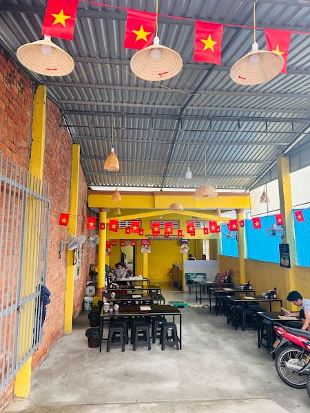 Ảnh bìa BÚN ĐẬU PHỐ CỔ - Càng Long