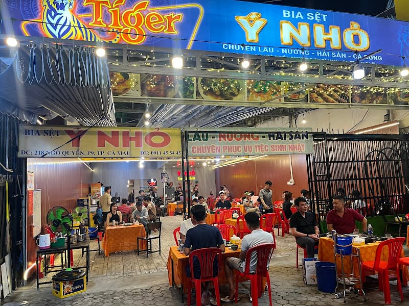 Quán Ý Nhỏ