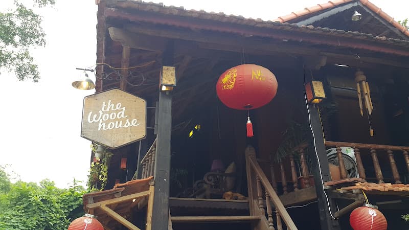 Nhà sàn cuối ngõ