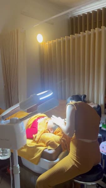Hình ảnh Cô Nhung gội đầu dưỡng sinh, Massage body, trị liệu - 3