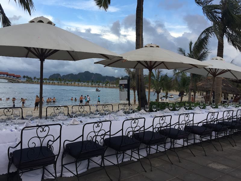 Sandy Bay Beach Bar & Restaurant