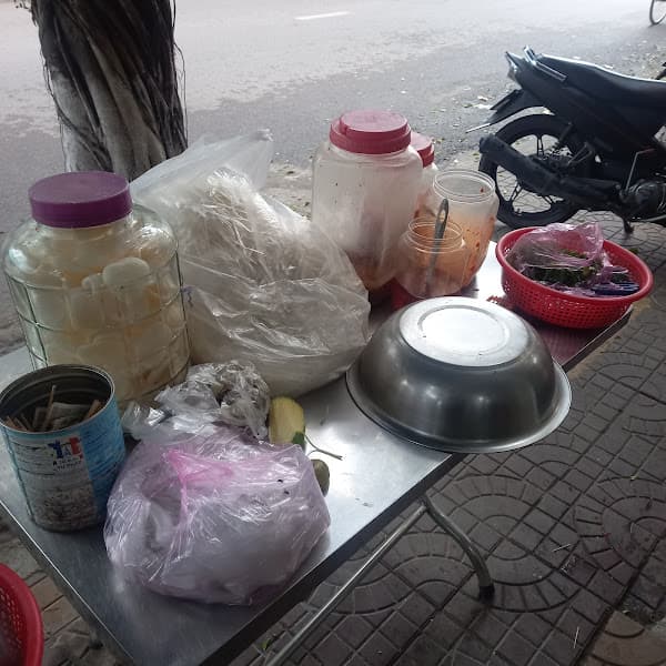 Ảnh bìa Café kem ly, bánh tráng trộn, gỏi bò Tùng