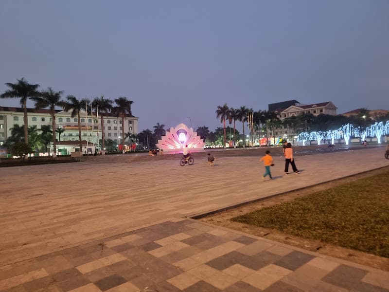 Hình ảnh Quảng Trường Thành Sen - 6