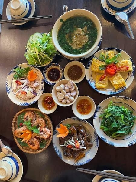 Ảnh bìa Cơm Là Nhà