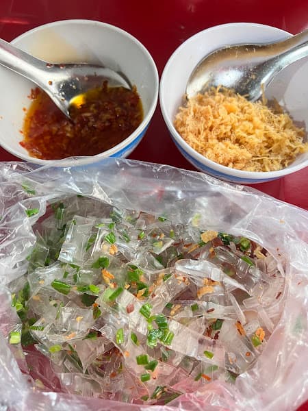 Hình ảnh Bánh tráng trộn mỡ hành Cô Hạnh - 2