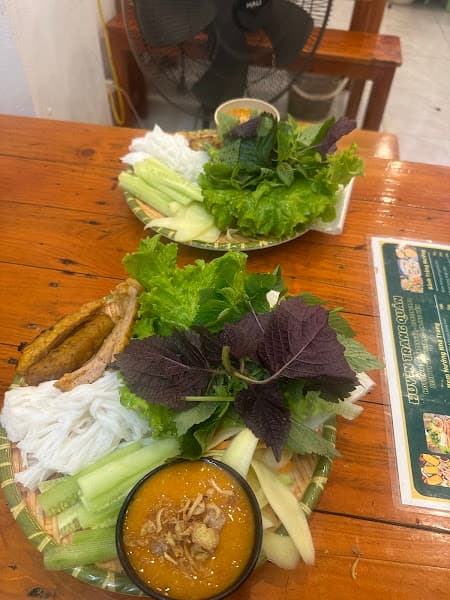Hình ảnh Huyền Trang Quán - Mỳ cay, nem nướng, bún chả, xôi, lẩu & nướng, đồ ăn vặt - 3