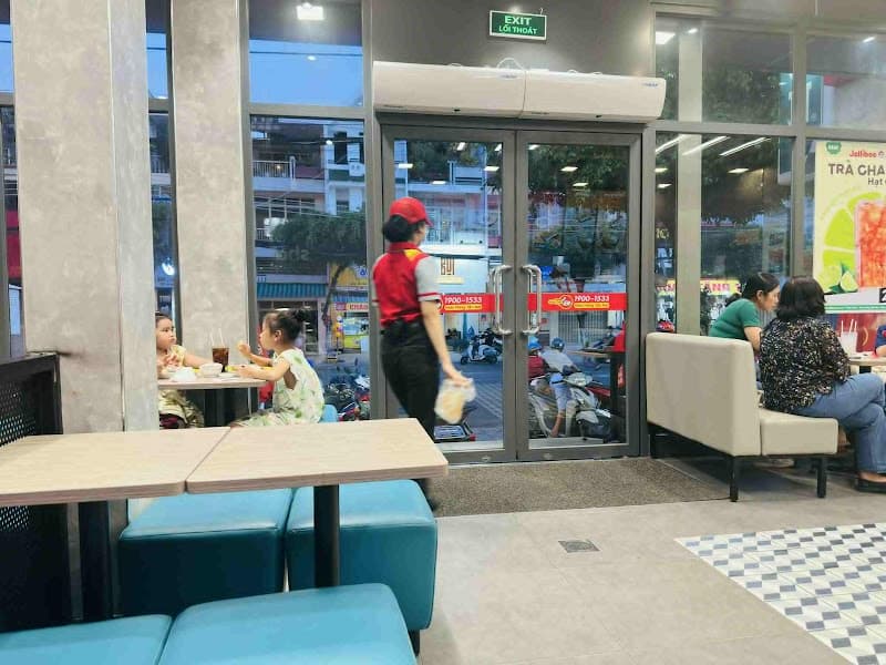 Hình ảnh Jollibee Hà Hoàng Hổ - 2