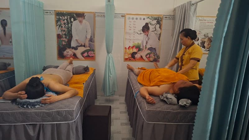 Moon- Beauty & Wellness