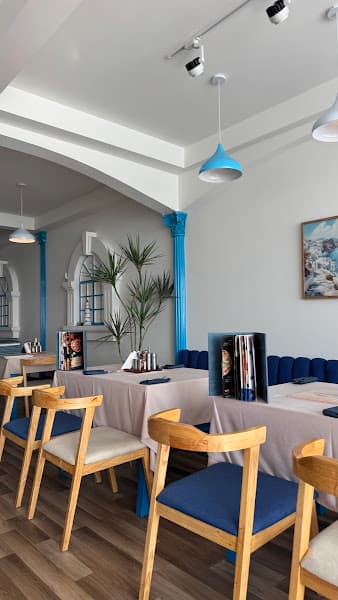 Hình ảnh MEDITERRAN Greek & Italian Restaurant (pizza, pasta & souvlaki) - 2