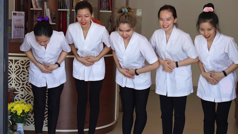 Hình ảnh Massage Trị Liệu Căng Cơ – ROOMASA - 4