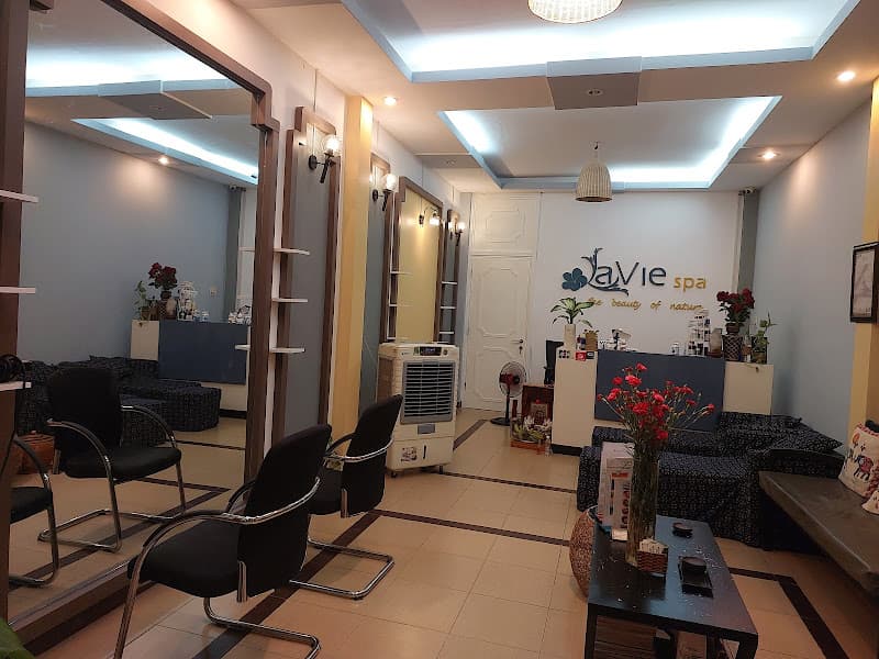Ảnh bìa Lavie Spa Thao Dien (Gội đầu DS, Massage body, Dưỡng sinh Đông Y Trị Liệu, Body Scrub, Facial care, Triệt Lông...)