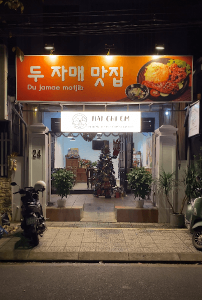Ảnh bìa Hai Chị Em