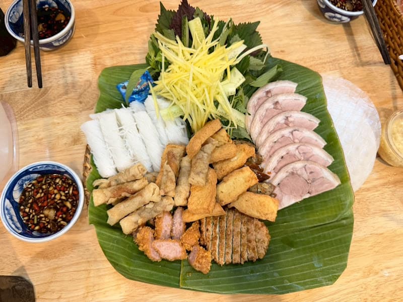 Ảnh bìa Bún Đậu Lee