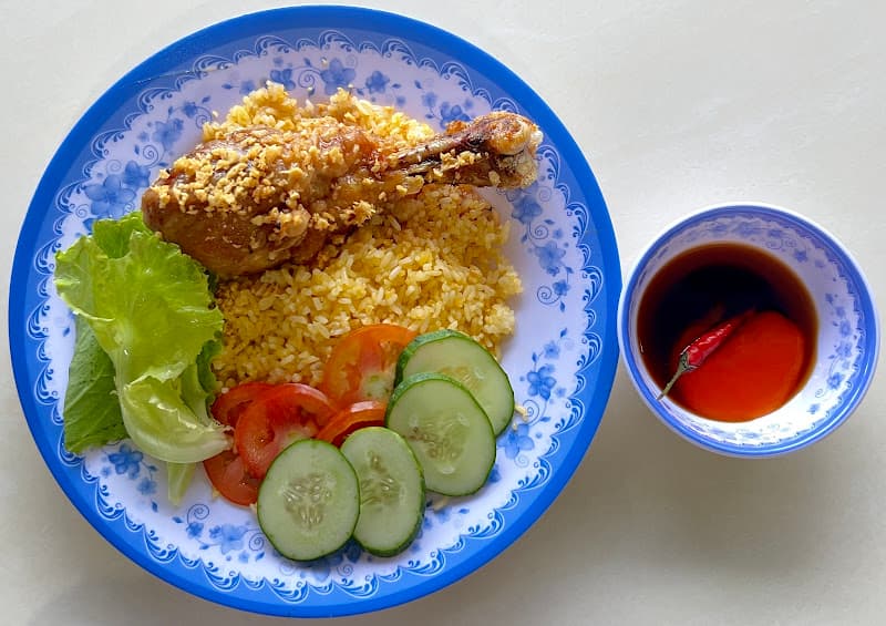 Hình ảnh Cơm Gà Chiên Mắm Tỏi Yummy - 2
