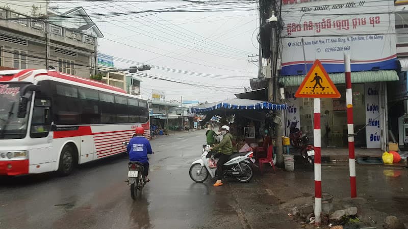 Hình ảnh Hoa Tươi Và Trái Cây Tươi Nhà Bàng - 8