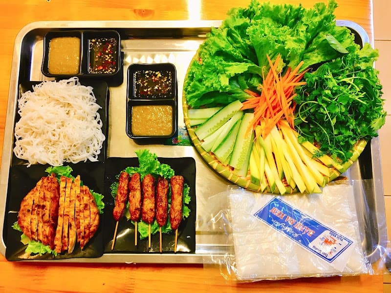 Hình ảnh Tấm Quán - Hơn cả gỏi cuốn - 3