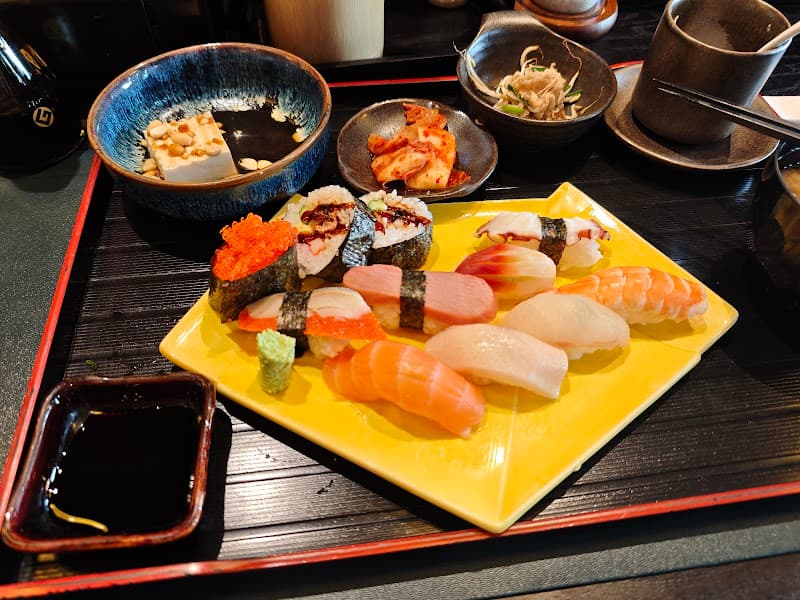 Hình ảnh Nhà Hàng Nhật Bản sakura sushi cơ sở 2 - 3