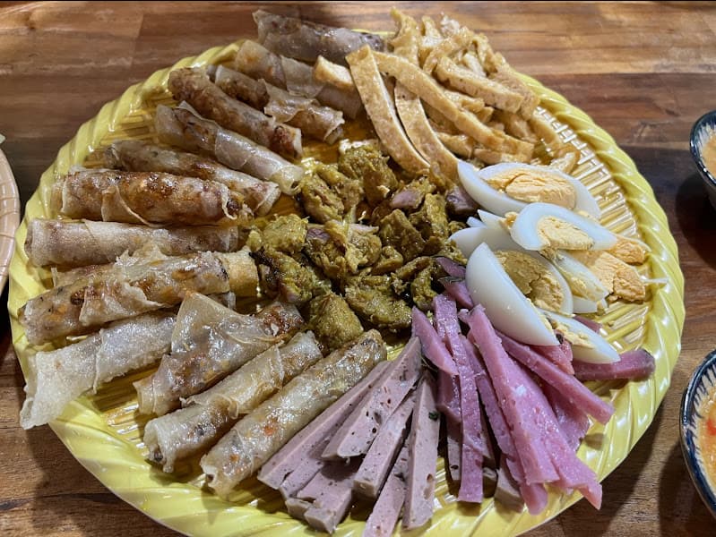 Hình ảnh TIỆM BÁNH CUỐN CÔ BỐNG-ẨM THỰC TÂY SƠN - 4