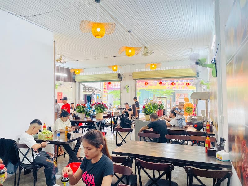 Hình ảnh Cơm Gà Xối Mỡ AHoàn Cơ Sở 2 - 5