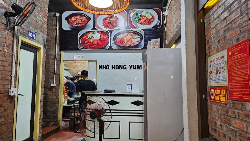 냠냠 식당 ( Nhà hàng Yum Yum )