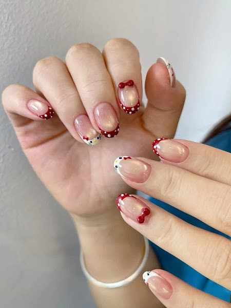 Hình ảnh P.T.T Nail eyelash & More (tiệm chăm sóc móng, nối mi, làm đẹp, make up, waxing) - 3