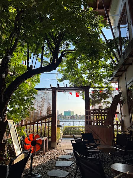 Ảnh bìa Tiệm Cafe Nâu