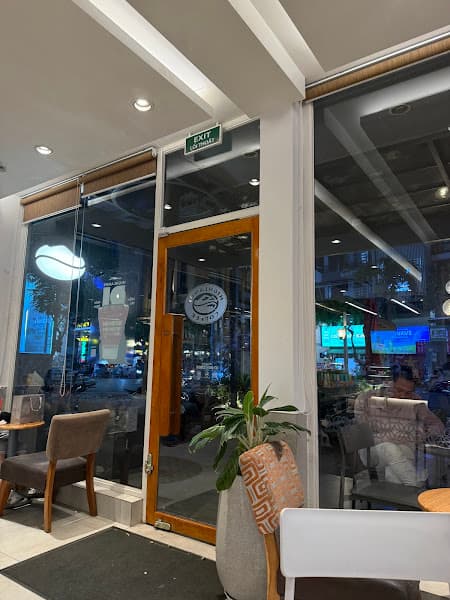 Ảnh bìa Highlands Coffee 1B Phổ Quang