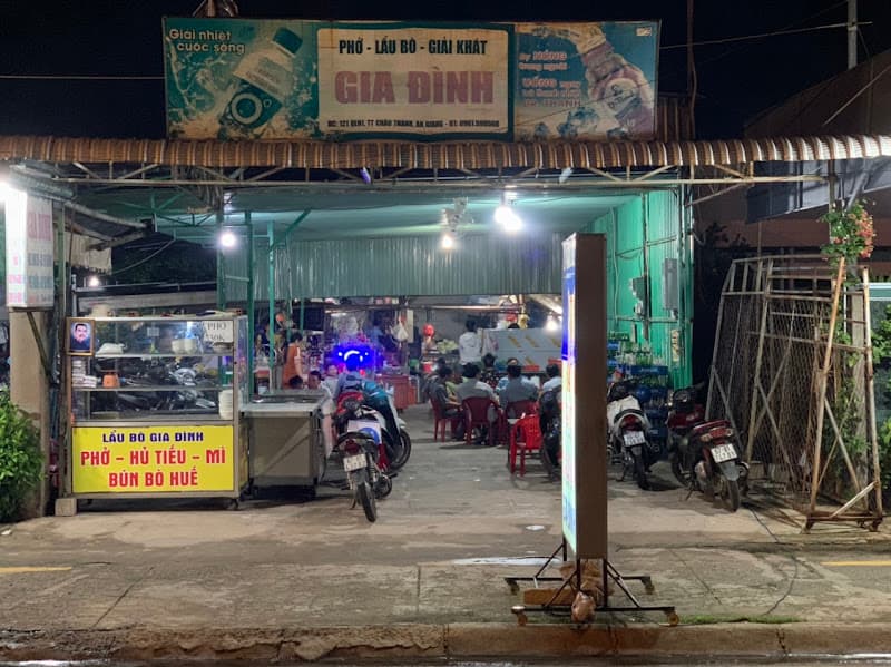 Ảnh bìa Quán phở - lẩu bò - gia đình Chính Hiệu (Cù Thiện)