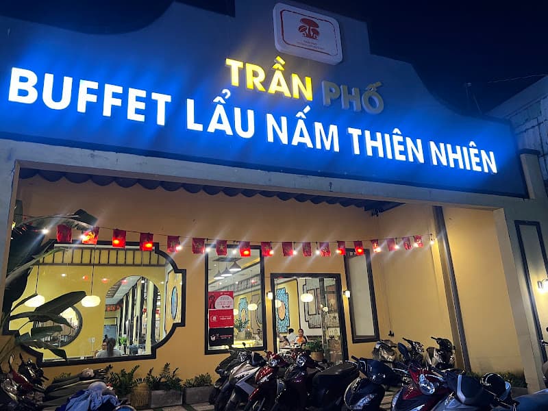 Ảnh bìa LẨU NẤM TRẦN PHỐ - NGUYỄN VĂN CỪ
