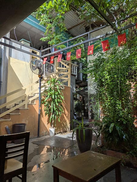 Ảnh bìa Trốn Café