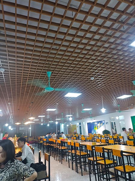 Ảnh bìa Nhà hàng Vườn Bia Việt Trì, SÂN BÓNG VƯỜN BIA VIỆT TRÌ