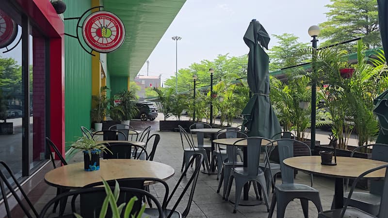 Ảnh bìa Highland Coffee Golden Park