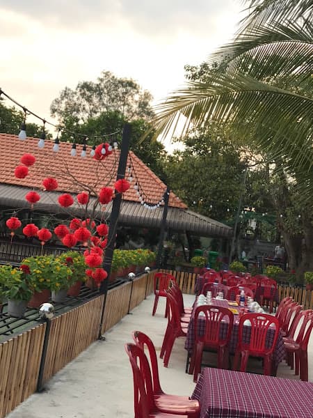 Ảnh bìa QUÁN ĂN GIA ĐÌNH HỒ XANH