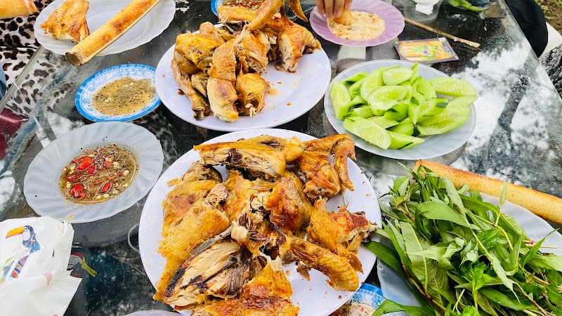 Ảnh bìa Gà nướng Cơm Lam Cô Vân