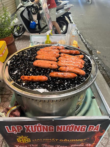 Ảnh bìa Lạp Xưởng Nướng Đá Nhi Nhi