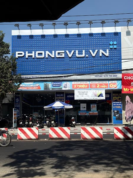 Ảnh bìa Phong Vũ