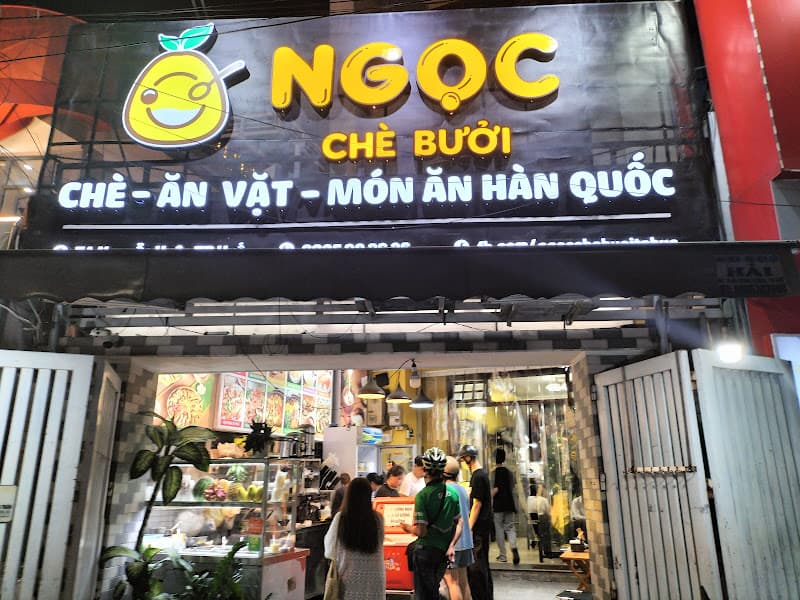 Ảnh bìa NGỌC CHÈ BƯỞI - NGUYỄN HUỆ