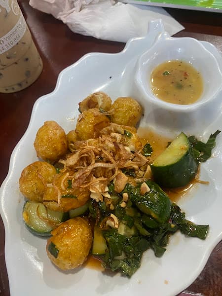 Ảnh bìa THẾ GIỚI ĂN VẶT TÂY Á