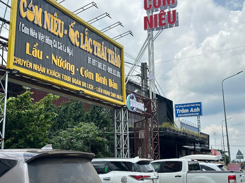 Ảnh bìa Cơm Niêu_Thái Thảo ( cơm niêu Việt Hồng Cũ )