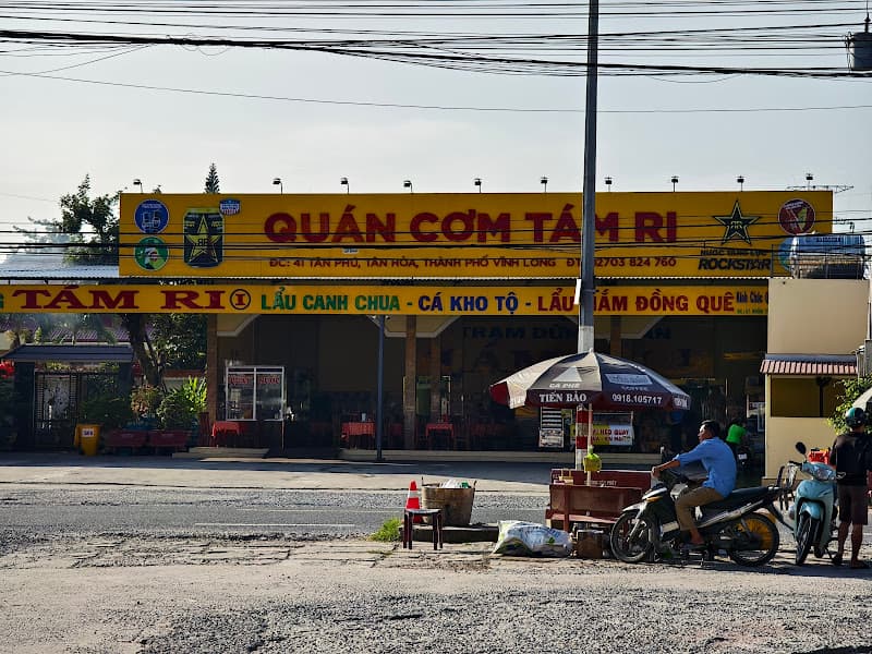 Ảnh bìa Quán cơm Tám Ri 1