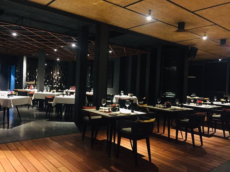 Ảnh bìa P'ti Saigon