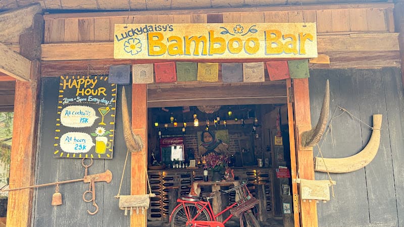 Ảnh bìa Luckydaisy's Bamboo Bar